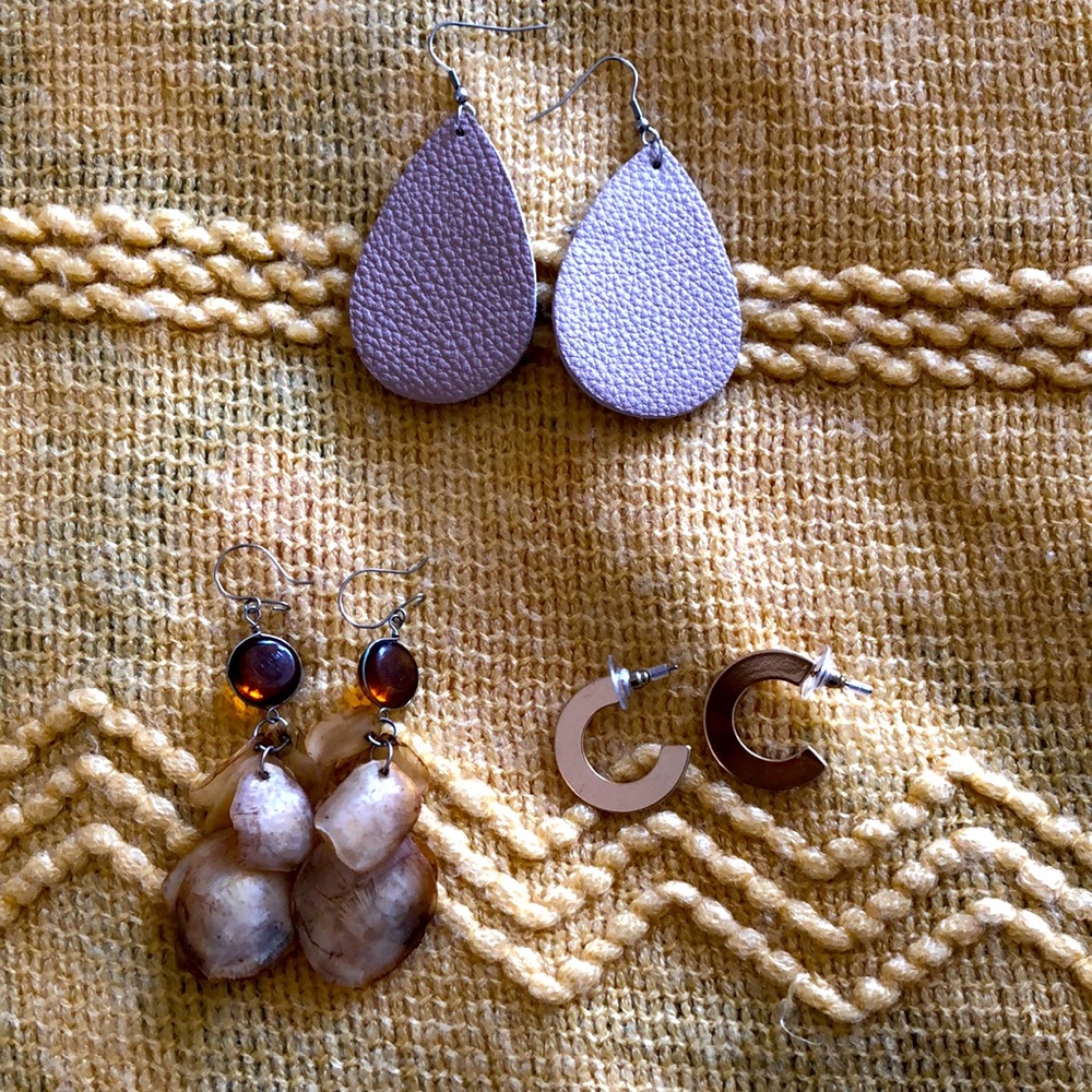 Bundle of earrings